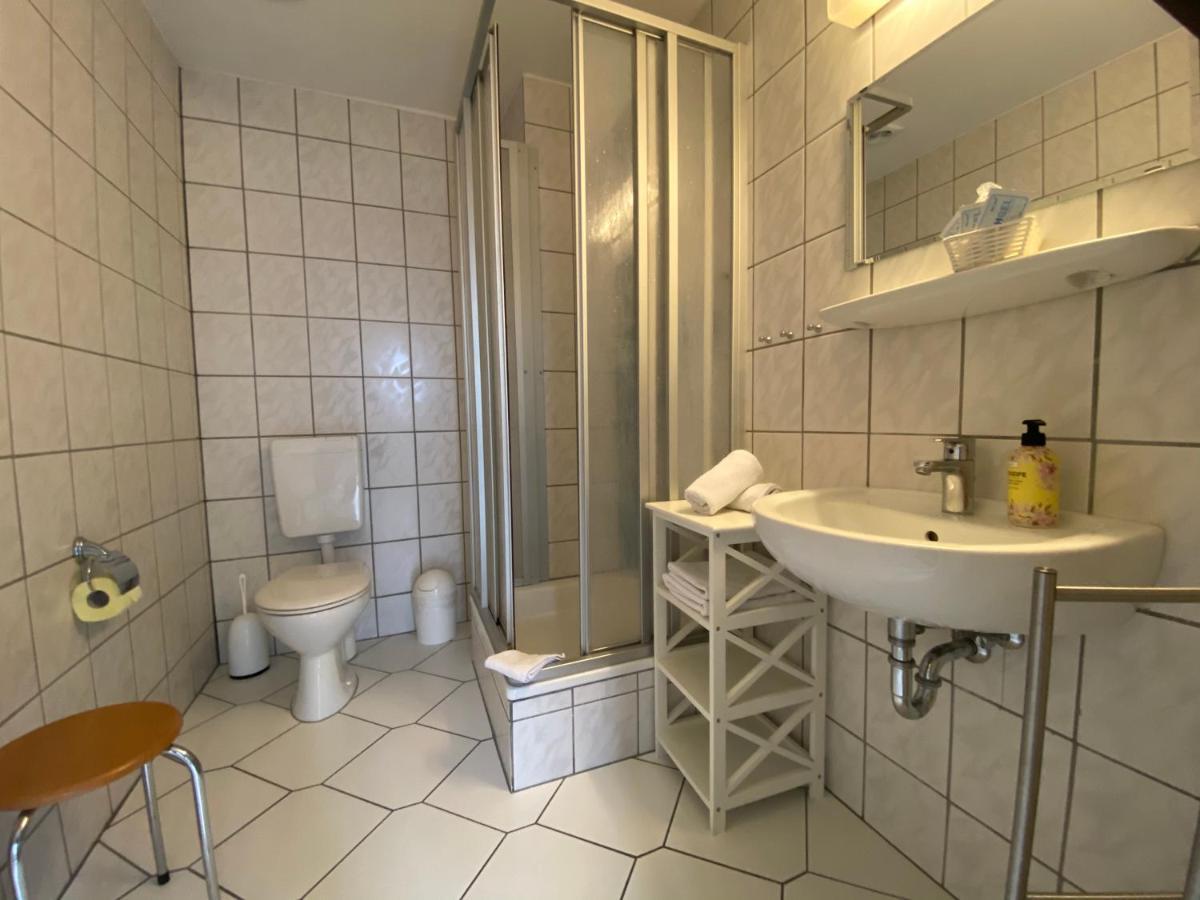 Pension Zum Blumchen Шверін Екстер'єр фото