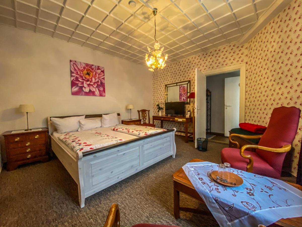Pension Zum Blumchen Шверін Екстер'єр фото