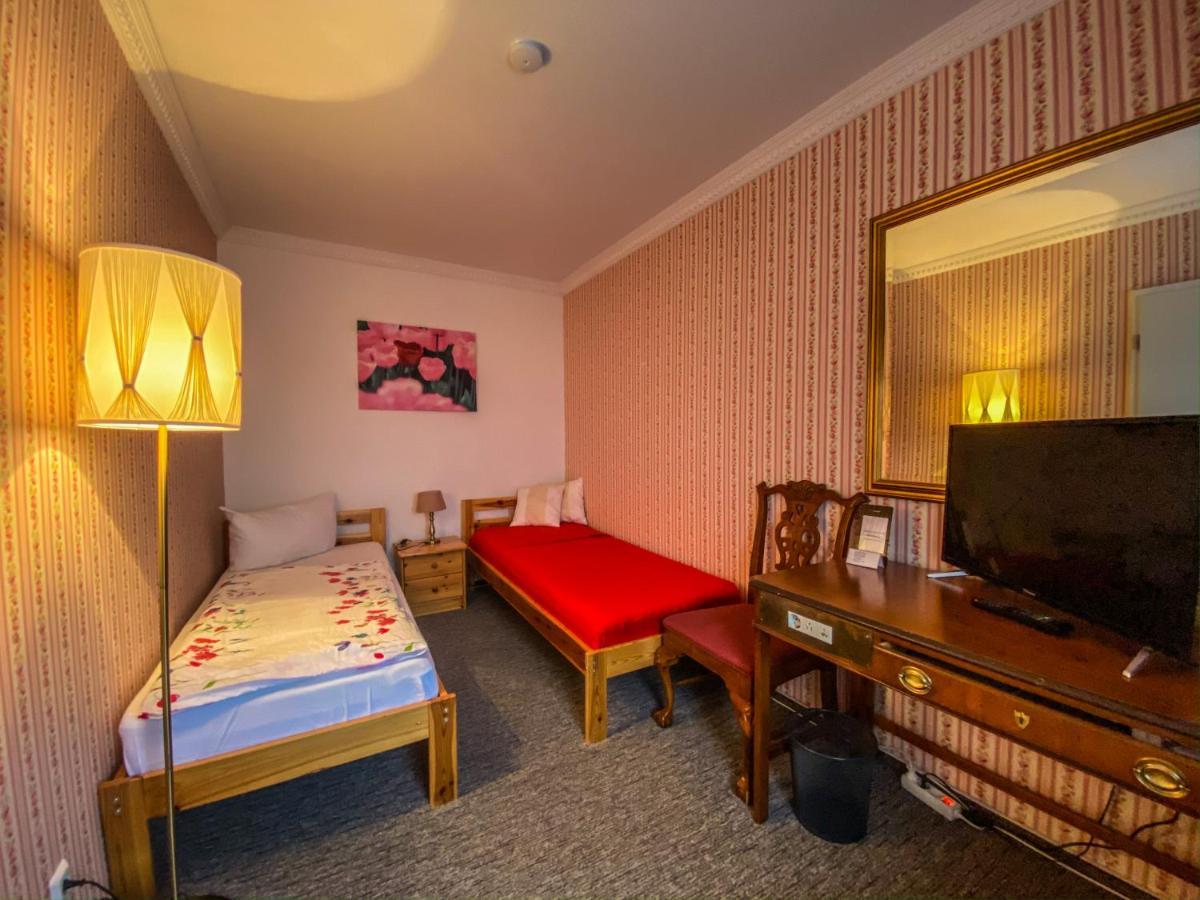 Pension Zum Blumchen Шверін Екстер'єр фото